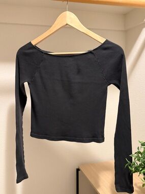 Black Long-Sleeve Scoop Neck Women’s Top